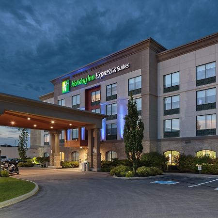 Holiday Inn Express & Suites - Belleville By Ihg Exterior photo