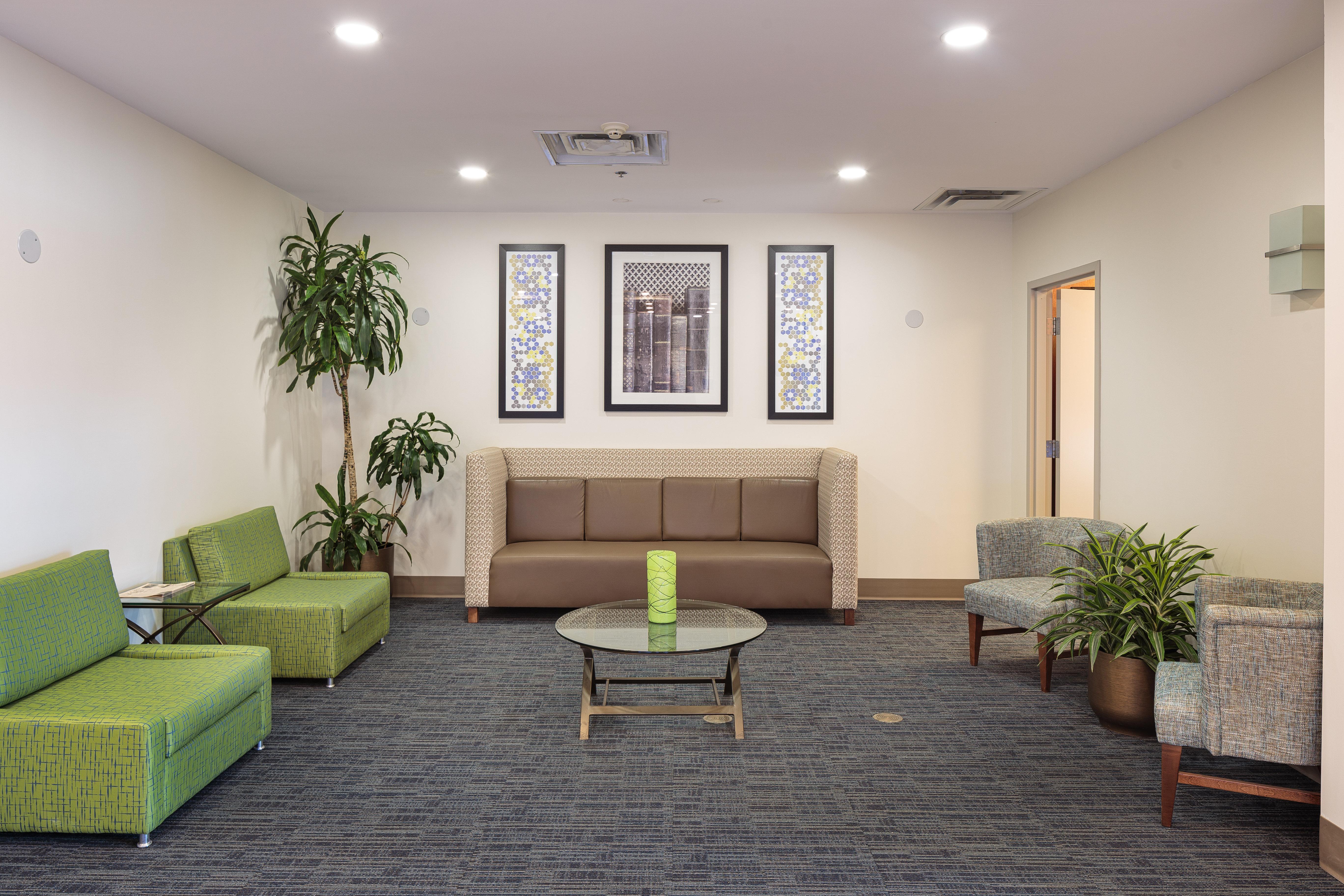 Holiday Inn Express & Suites - Belleville By Ihg Exterior photo