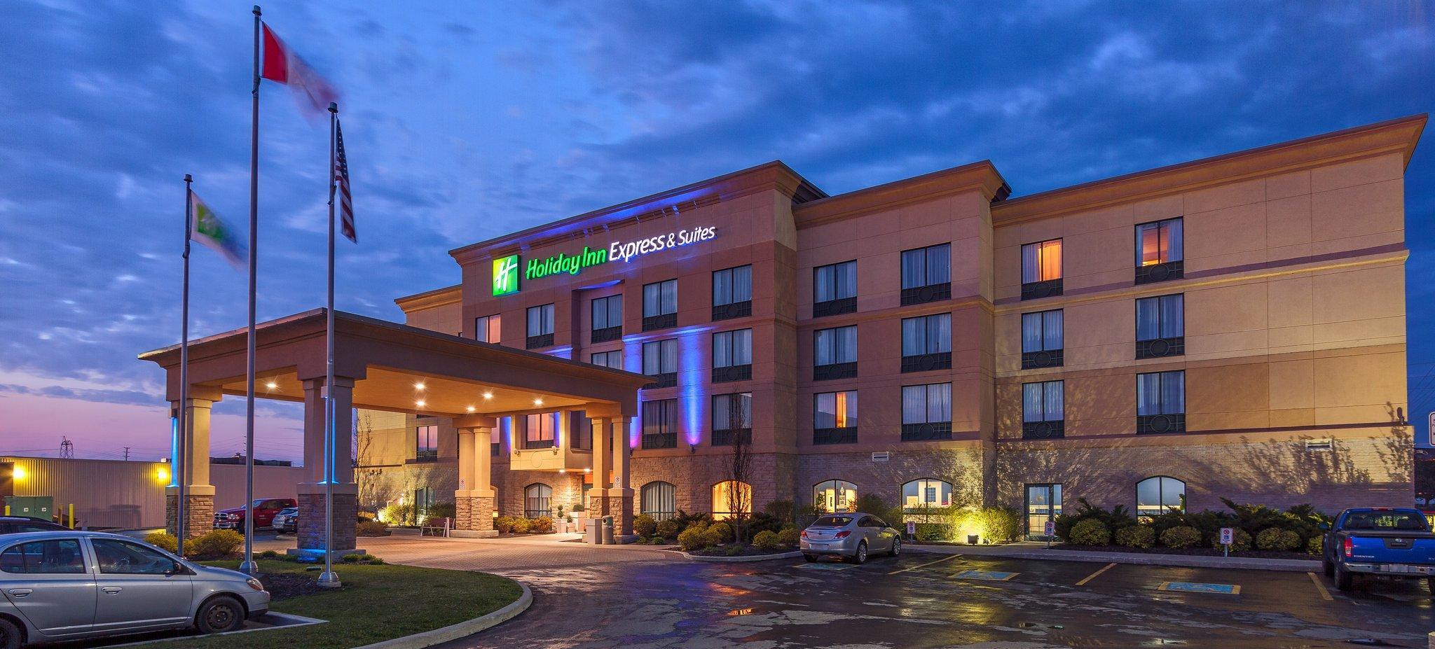 Holiday Inn Express & Suites - Belleville By Ihg Exterior photo