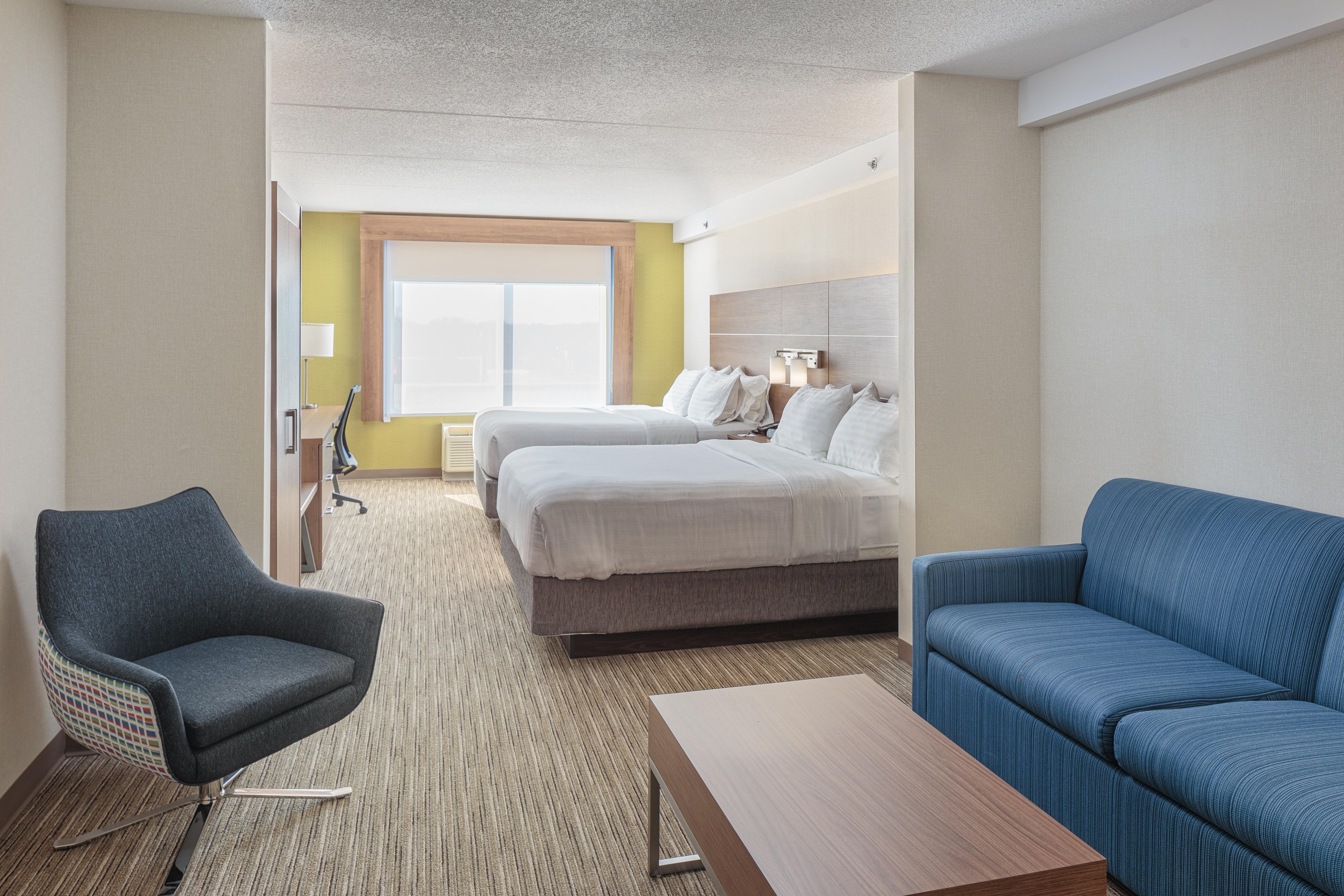 Holiday Inn Express & Suites - Belleville By Ihg Exterior photo