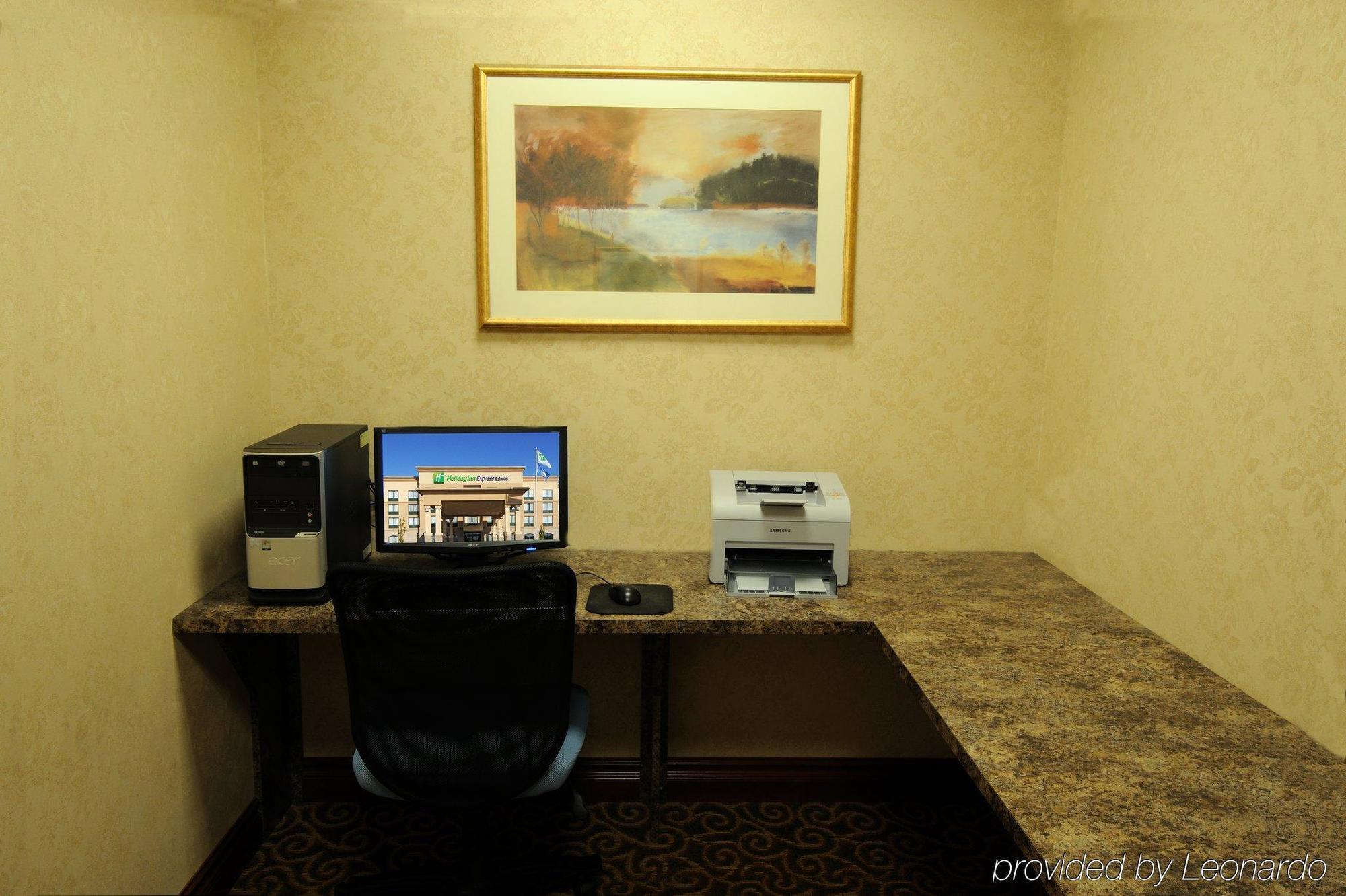 Holiday Inn Express & Suites - Belleville By Ihg Facilities photo