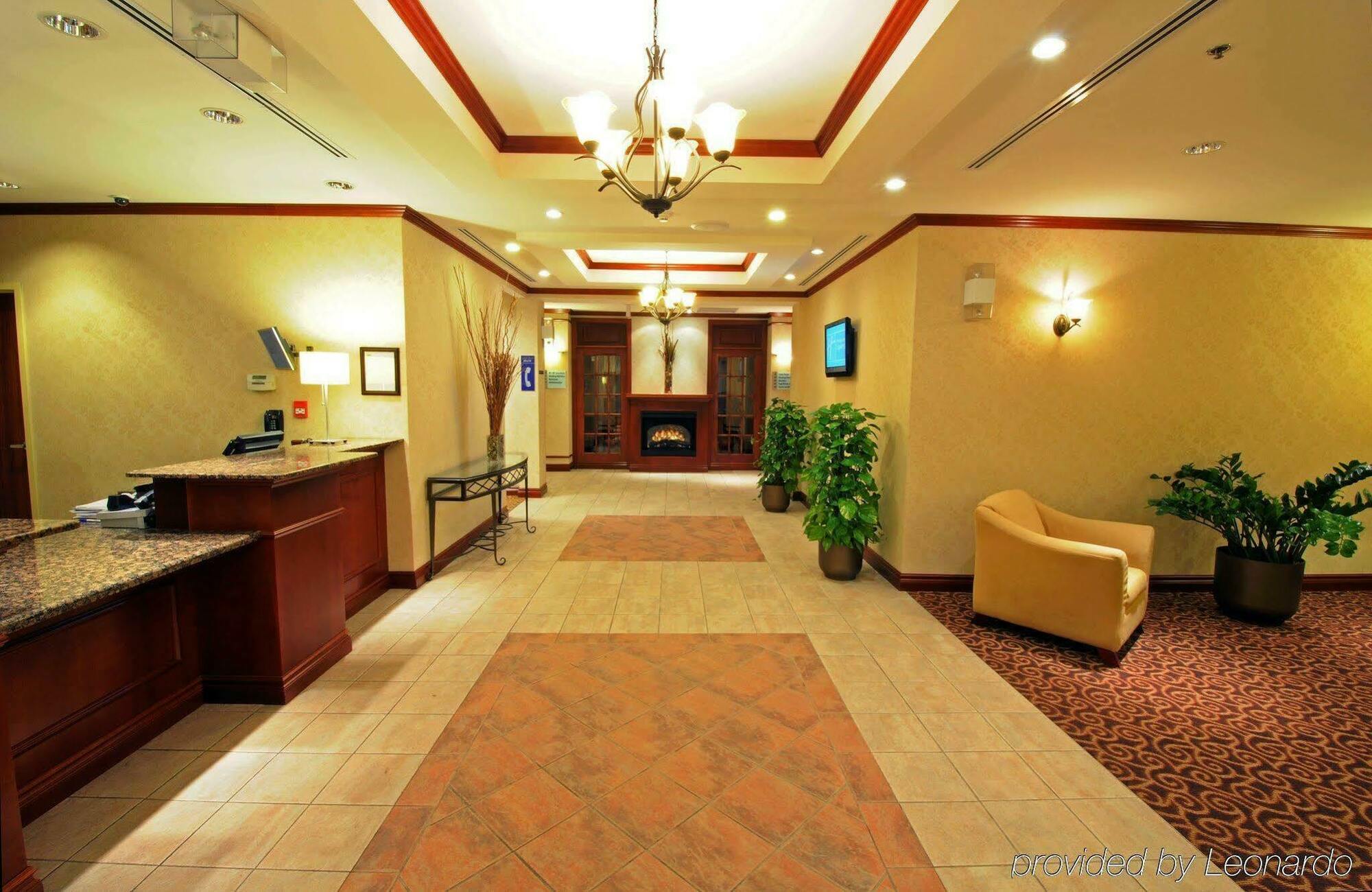 Holiday Inn Express & Suites - Belleville By Ihg Interior photo